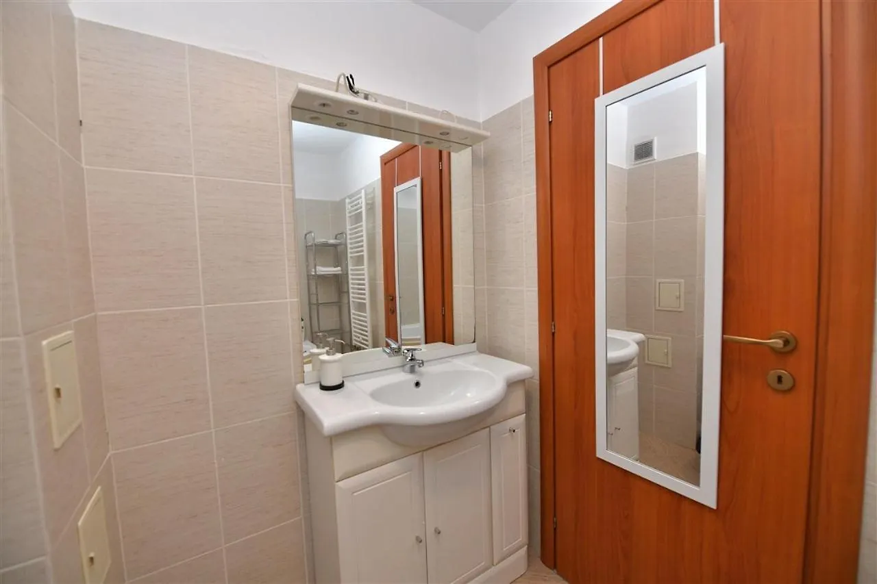 Apartament Lux 1 Mai Pod Bukarest Apartman